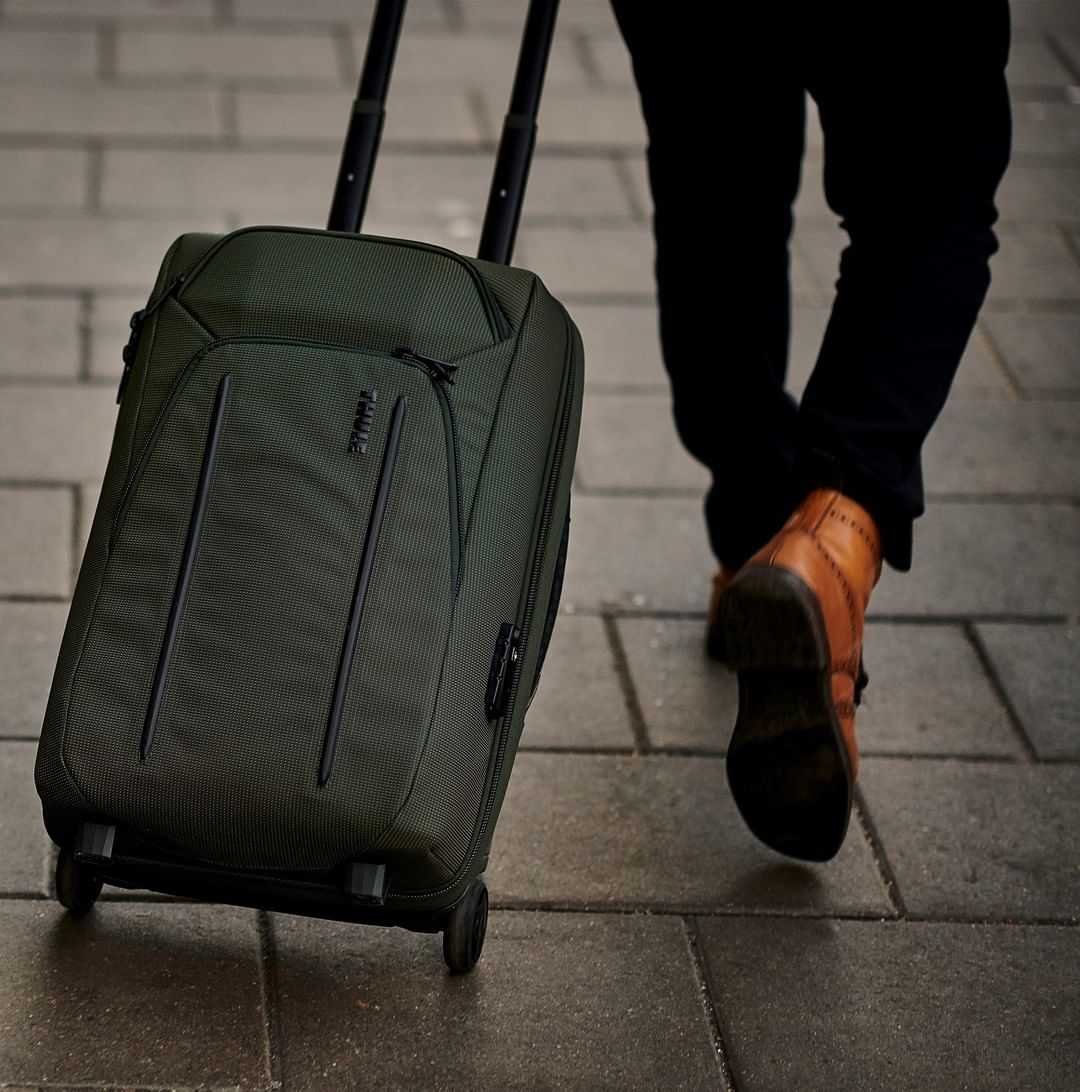 Рейтинг чемоданов на колесах по надежности в 2023 году Лучшие туристические чемоданы по цене и качеству Самые удобные и прочные Дешевые модели и чемоданы премиум уровня Критерии выборы